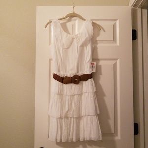 Snow white sleeveless dress